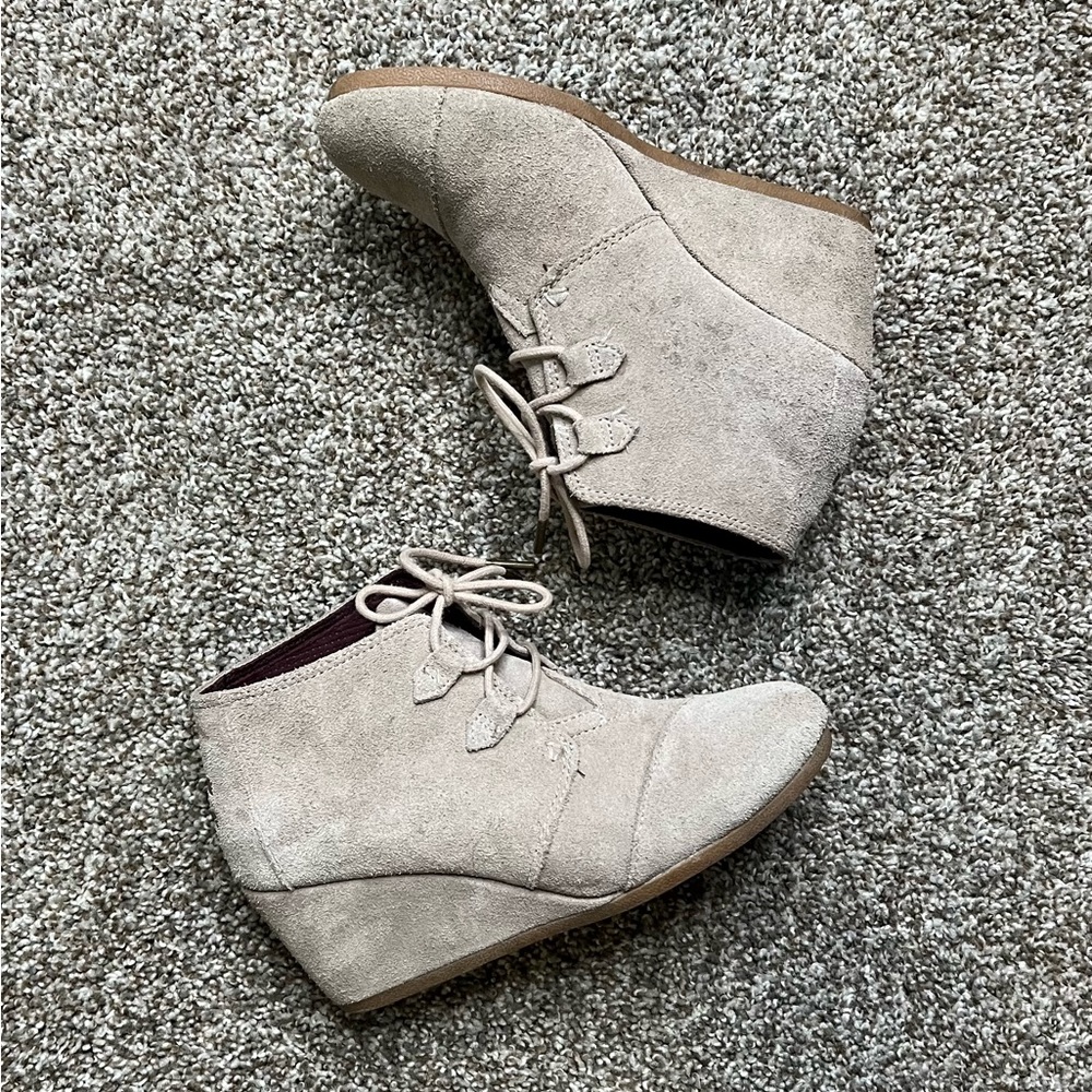 TOMS Suede Lace Up Wedge Booties - Size 8 - Picture 1 of 10